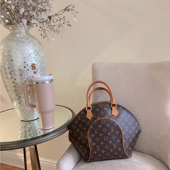 Meet your Posher, Candy 💎 - Picture 2 of 5